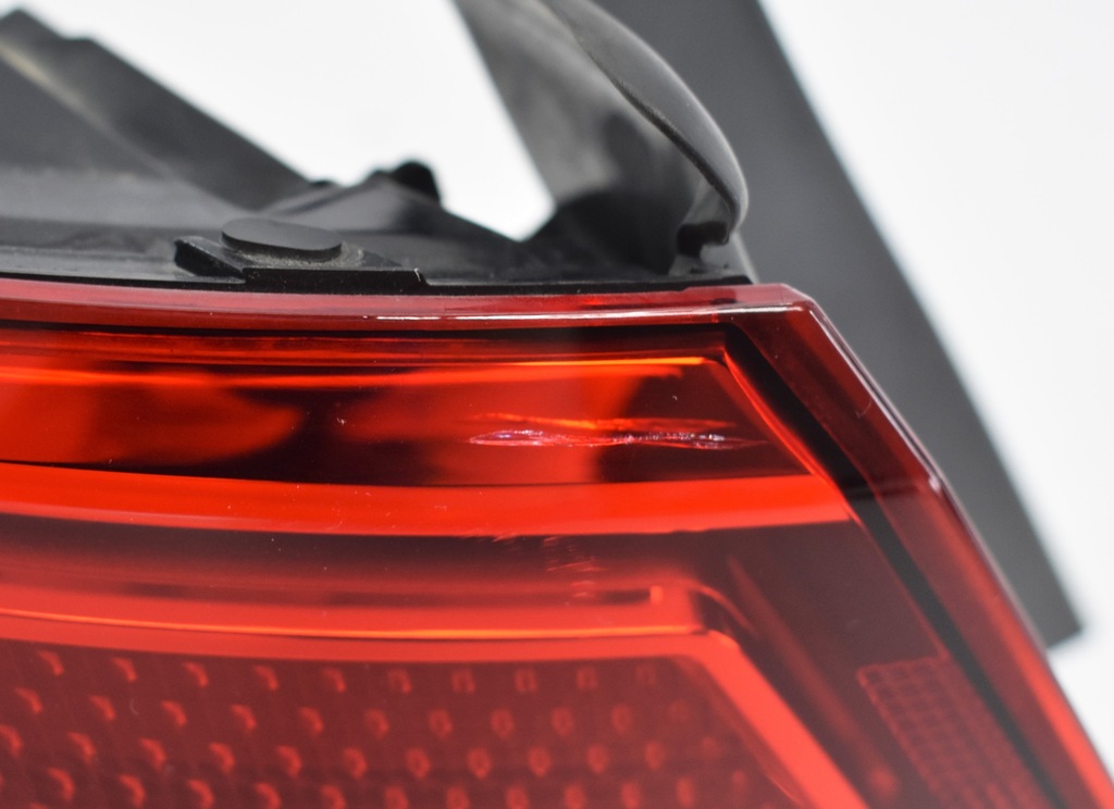 фото №9, Audi оригинальный номер 8v4945069 лампа задняя