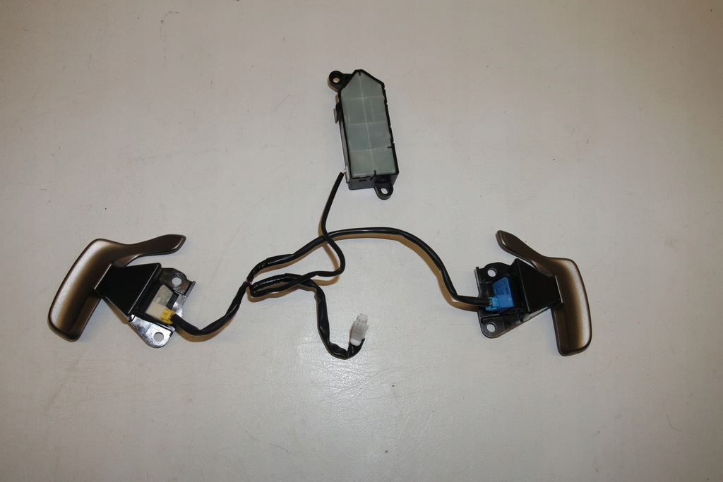 фото №8, Lexus gs 250 350 300h 450h 2017 перемикач / кнопка керма