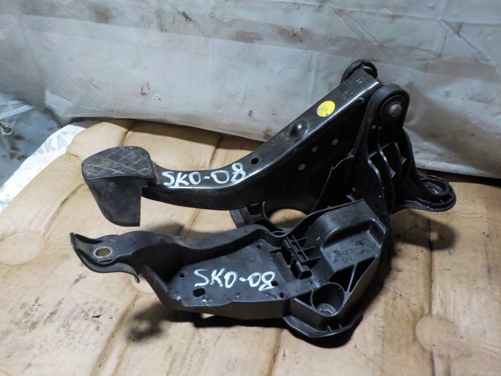 фото №2, Skoda rapid 1.6 tdi 2016r педаль гальма 6rf199555