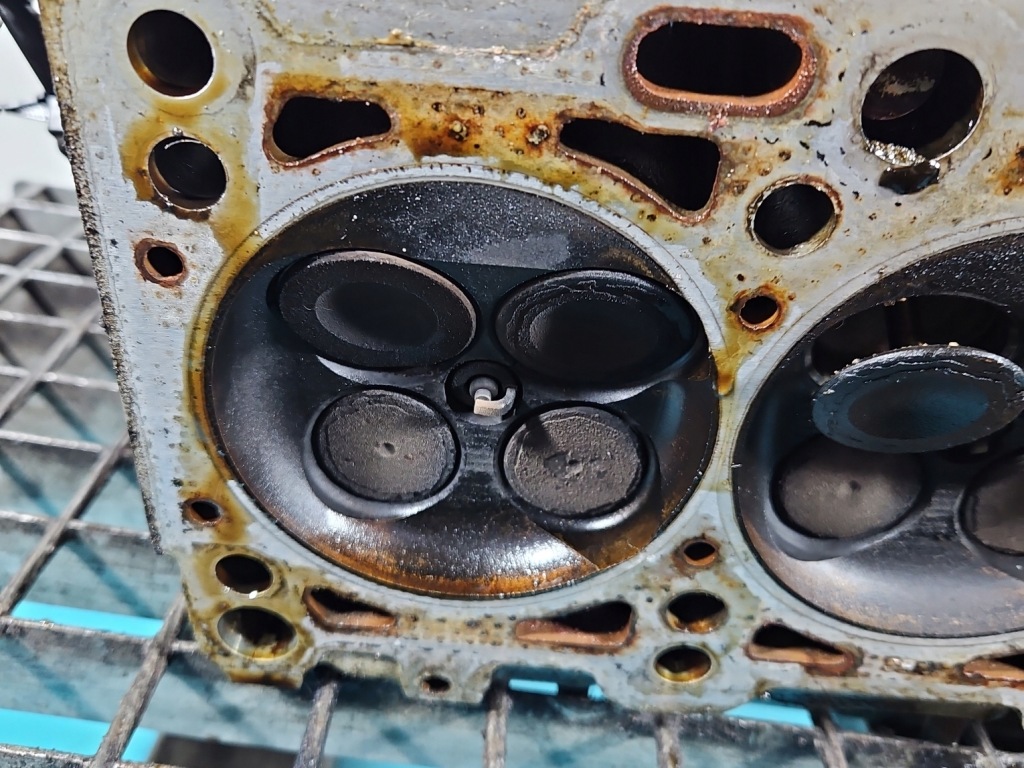 фото №16, Головка audi a8 d2 077103373ae 4.2 v8 299km abz