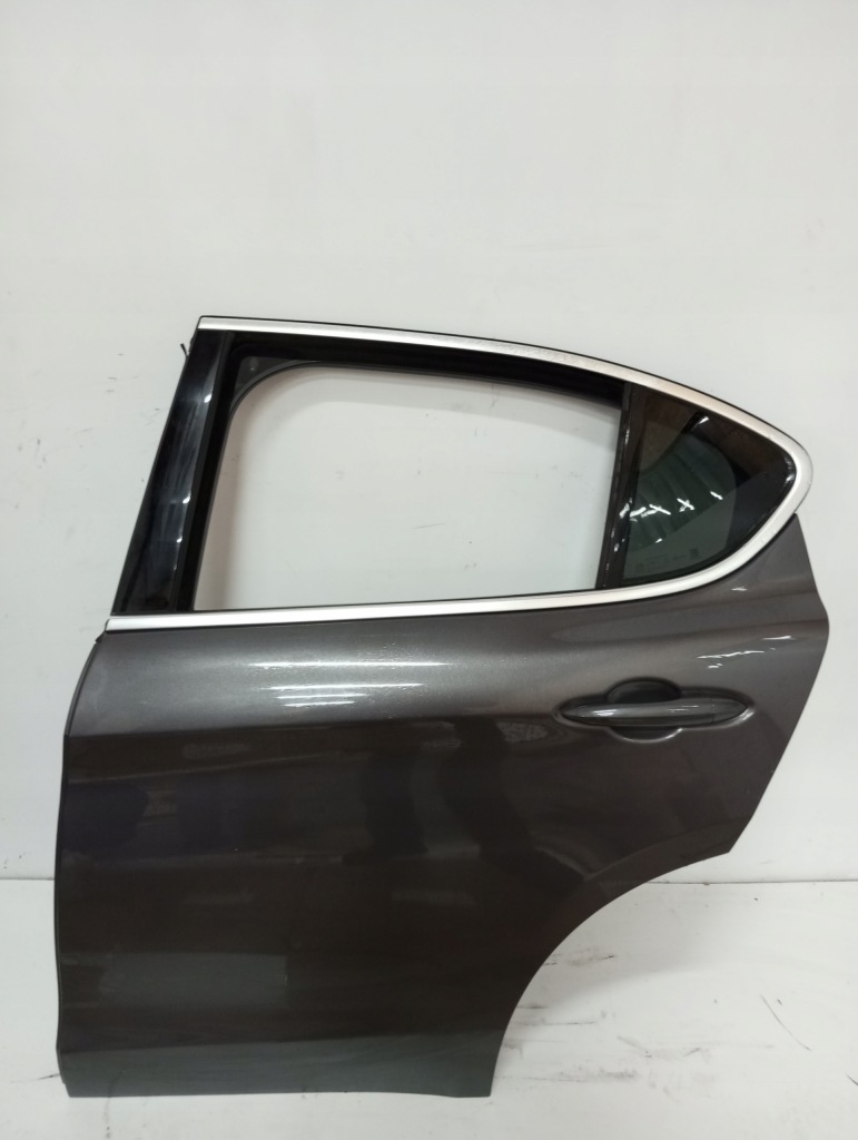 Купить Дверь левая задние alfa romeo stelvio 19r 2692