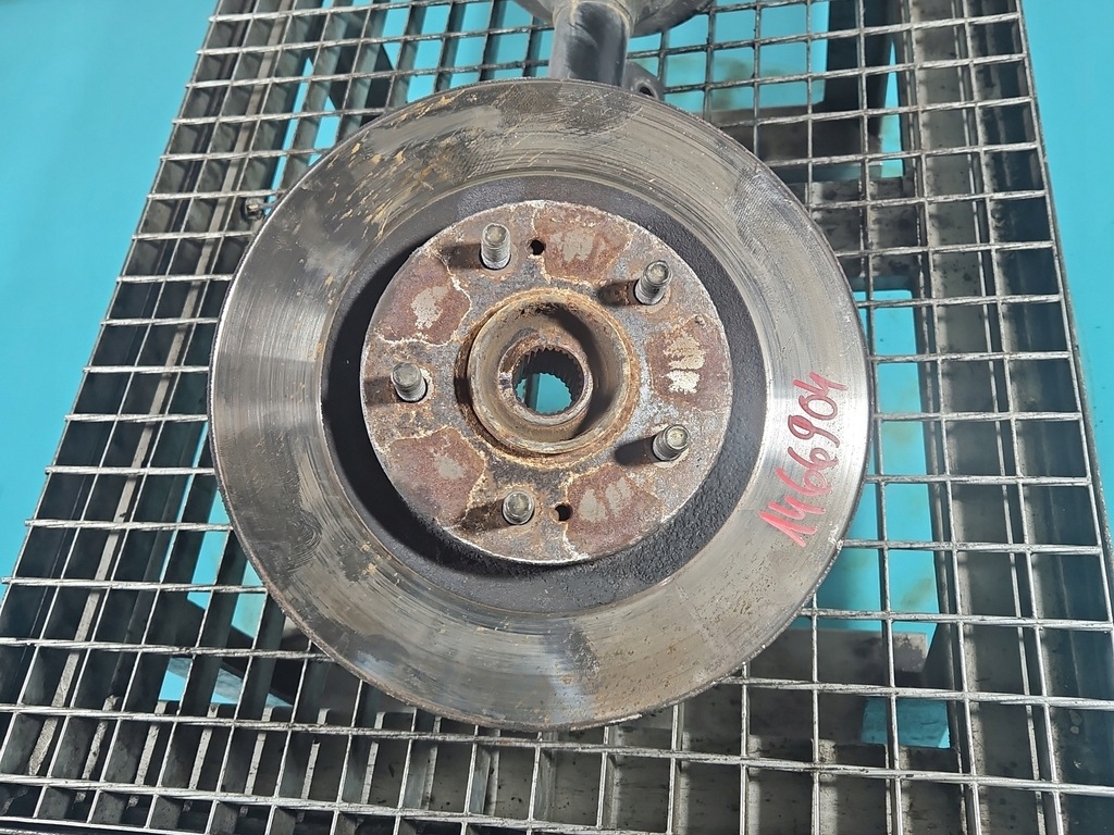 фото №1, Поворотный кулак правая ступица перед 2.4 16v mitsubishi grandis