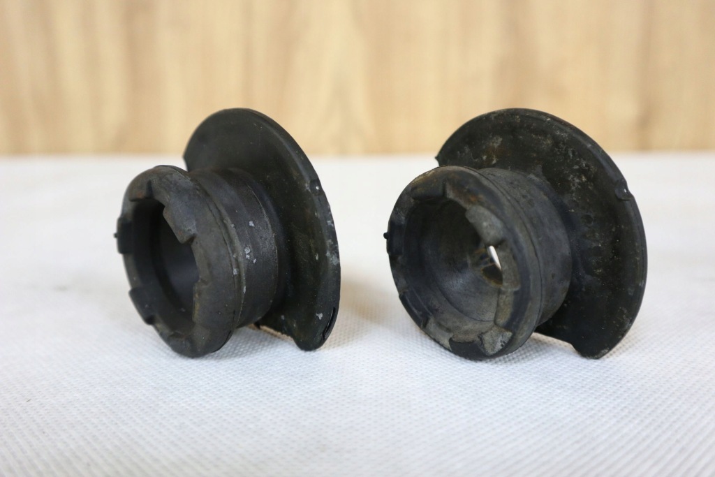 Купить Mercedes slk r172 резинка резинки кронштейн радиатор комплект a1715040114