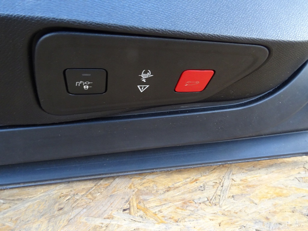 фото №5, Peugeot 3008 ii крышка багажника задняя 2017r камера