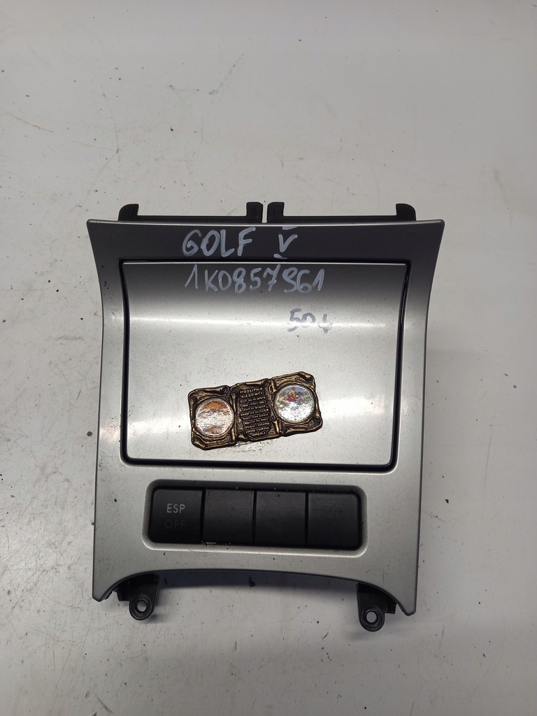 фото №1, Пепельница vw golf v 1k0857961