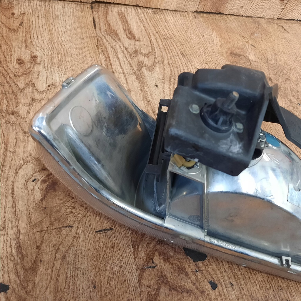 фото №15, Chevrolet suburban лампа ліва перед 16524535