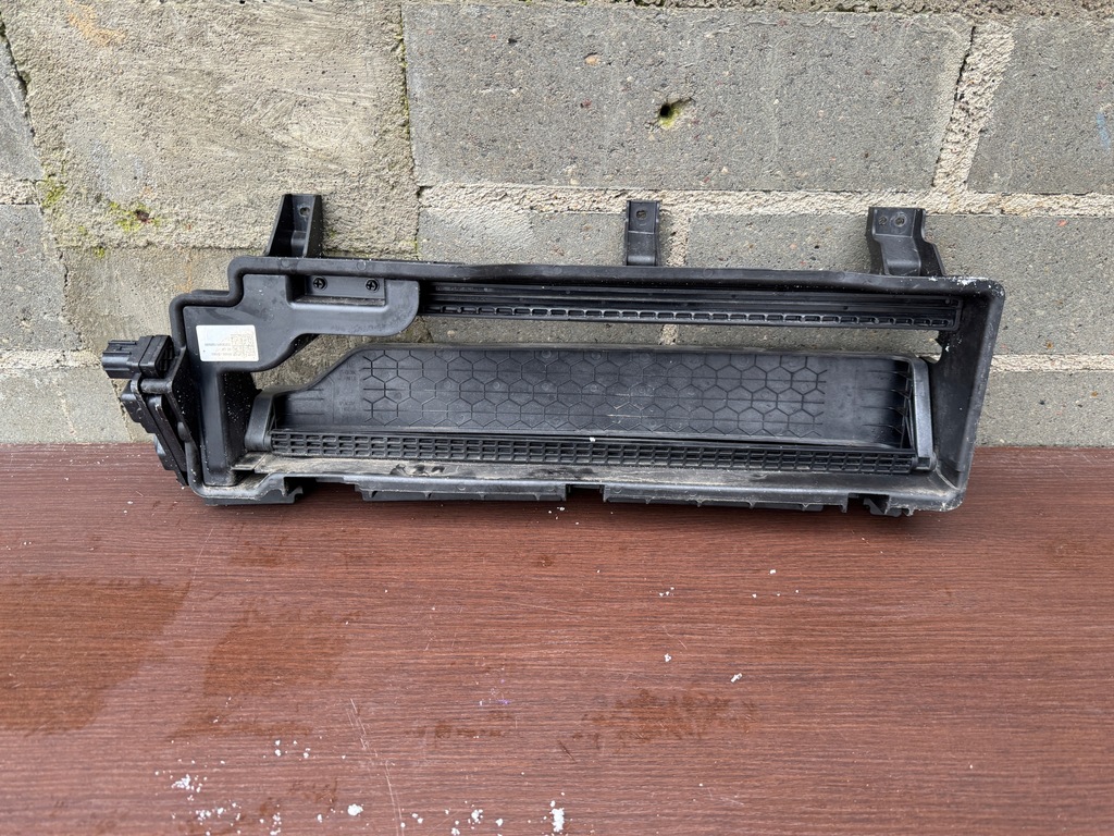 фото №8, Hyundai ioniq 5 v жалюзі шторка повітропровід повітря ліва 86980-gi000