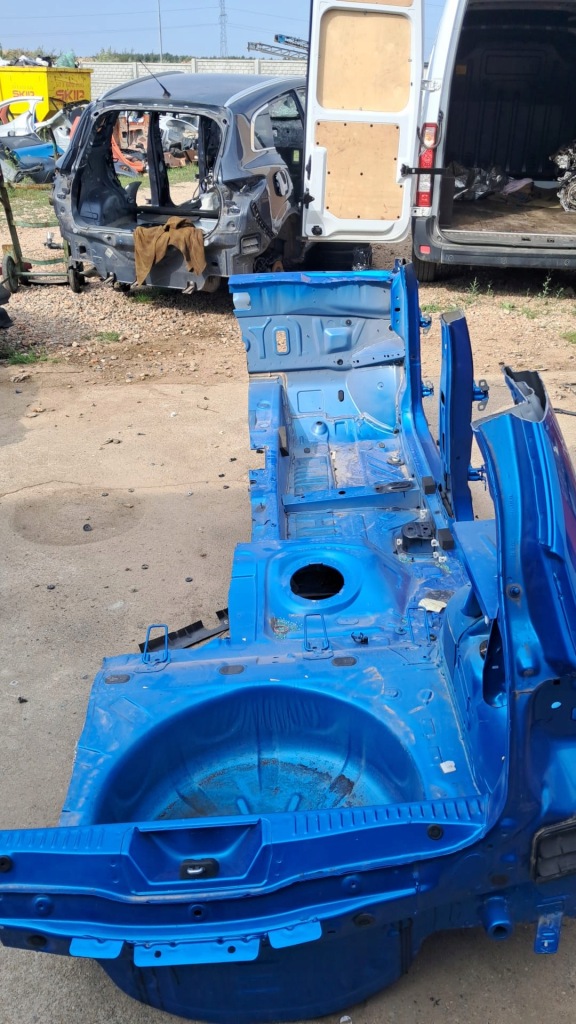 фото №4, Dacia sandero ii 2 stepway блок двигателя порог крыло bok правый четверть пол