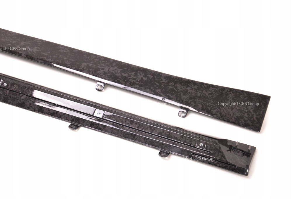 фото №8, Aston martin db11 накладки пороговые карбон