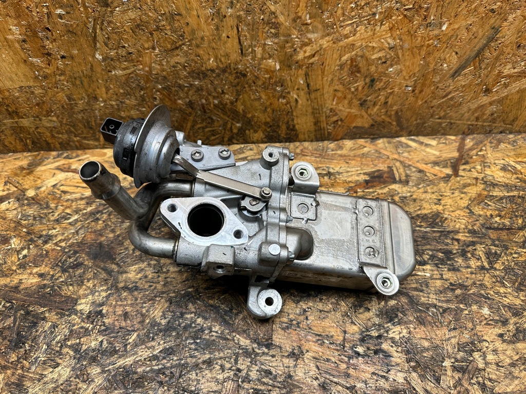 фото №1, Радіатор вихлопних газів egr master iv 2.3 dci 147353806r