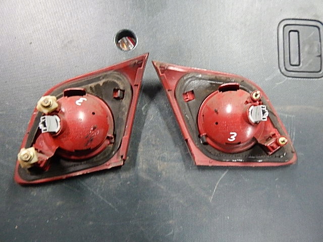 фото №2, Лампа задняя na крышка mazda 3 bk 03-06 hb l/r