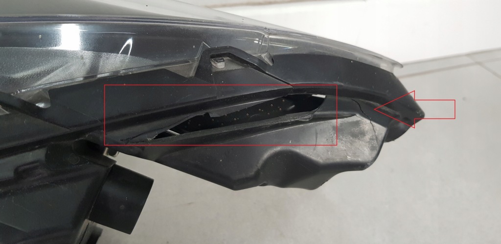 Mazda 3 рестайлінг  фара правий full led b63c-51030 Зі Шроту