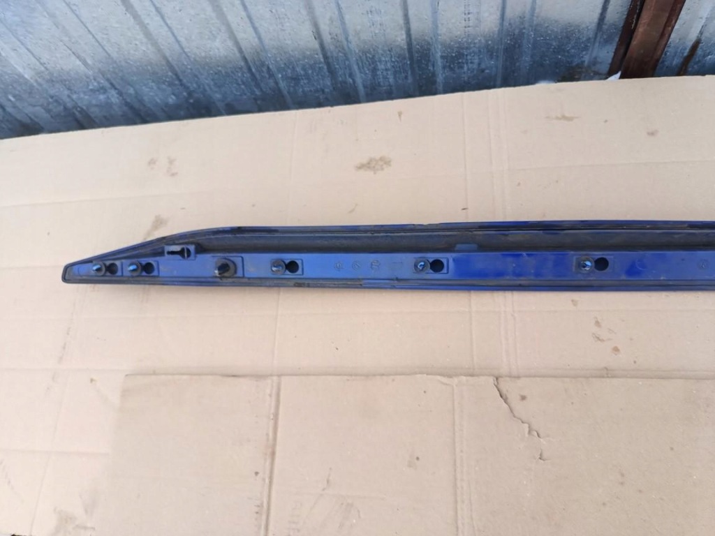 Peugeot 308 2 t9 13r- накладка молдинг порог правый  9806944677 с Разборки