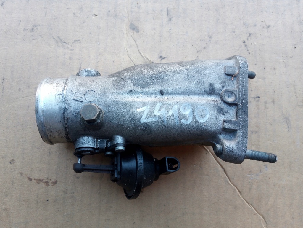 фото №1, Дроссельная заслонка audi a6 c5 2.5 tdi 4b0145950