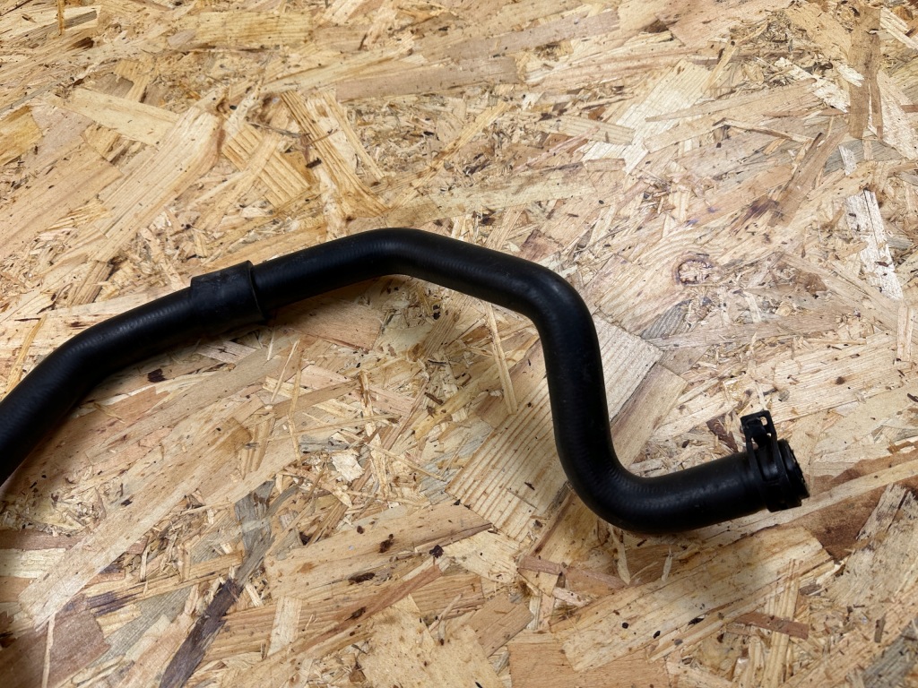 Труба шланг патрубок води mercedes eqa eqb w243 a2438304500 Недорого