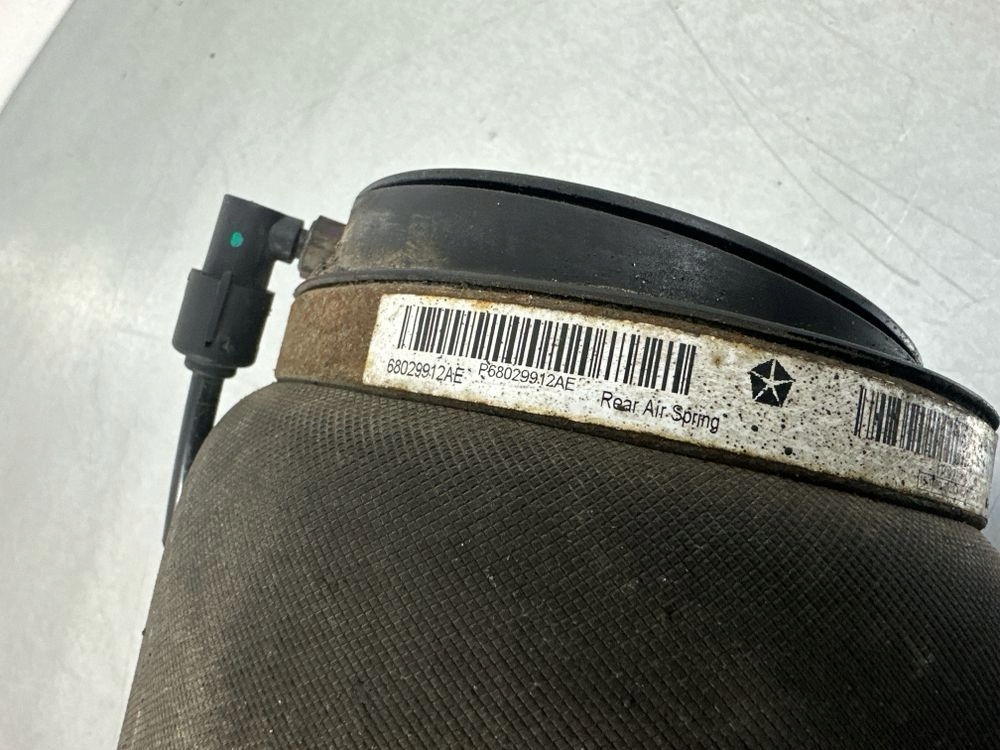 68029912ae подушка пневматична jeep grand cherokee 2013 задній ліва Ціна