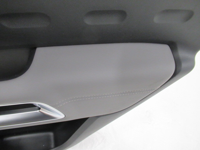 фото №14, Citroen c5 aircross обшивка двері правий задній