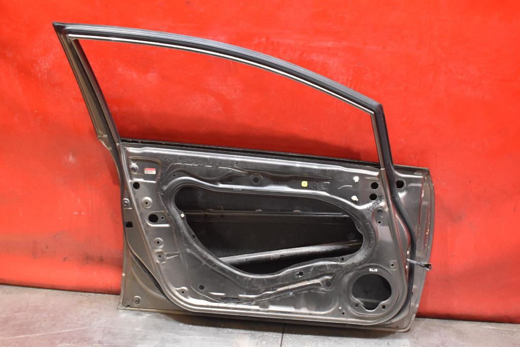 Двері ліва перед передні nh-701m honda civic 8 viii седан 05-08 в Україні