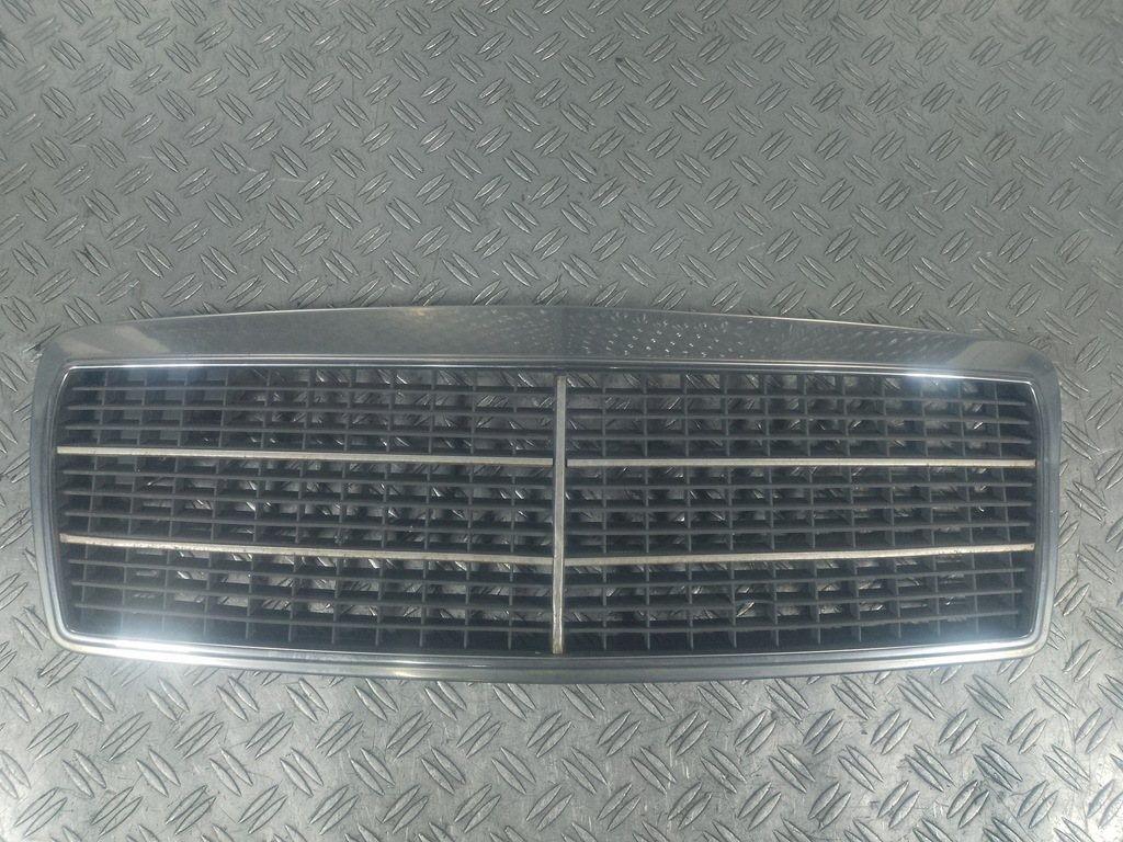фото №1, Mercedes w210 решётка радиатора решётка радиатора 2108880023