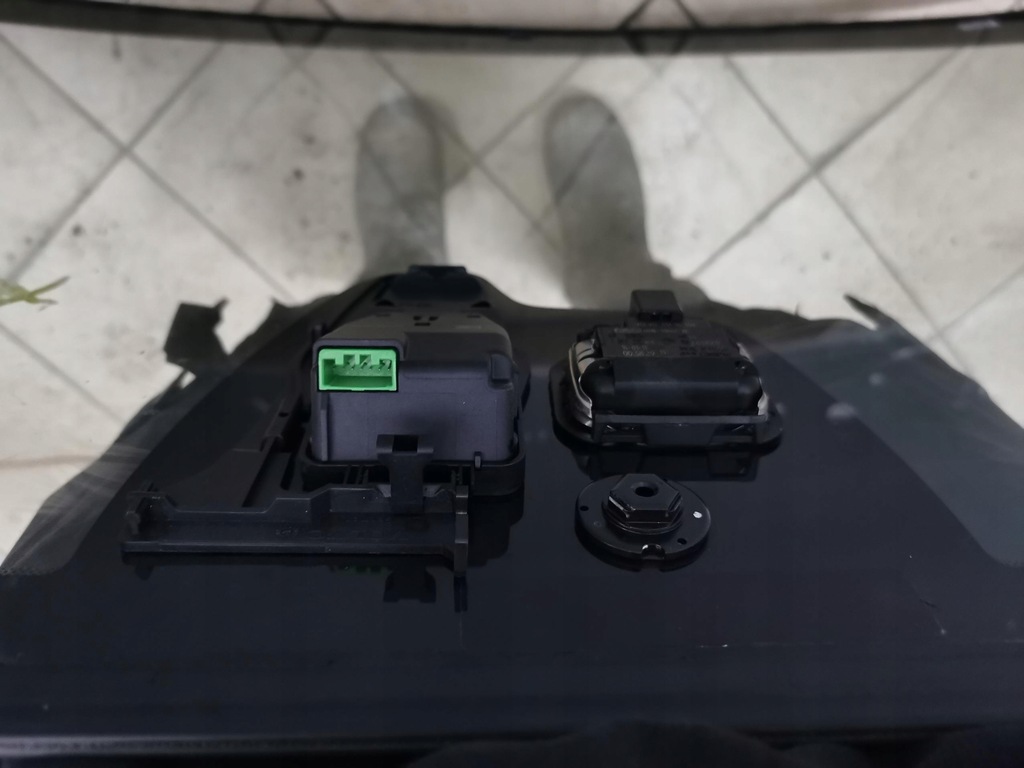 фото №9, Скло лобове передня volvo v60 ii 10-18 датчик