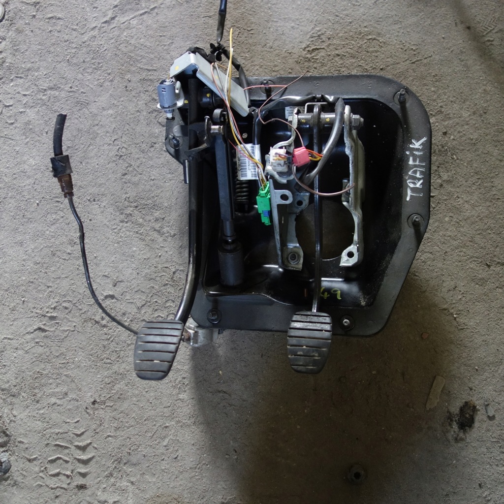Купить Педаль педали кронштейн 8200513340 93857572 renault trafic opel vivaro niss