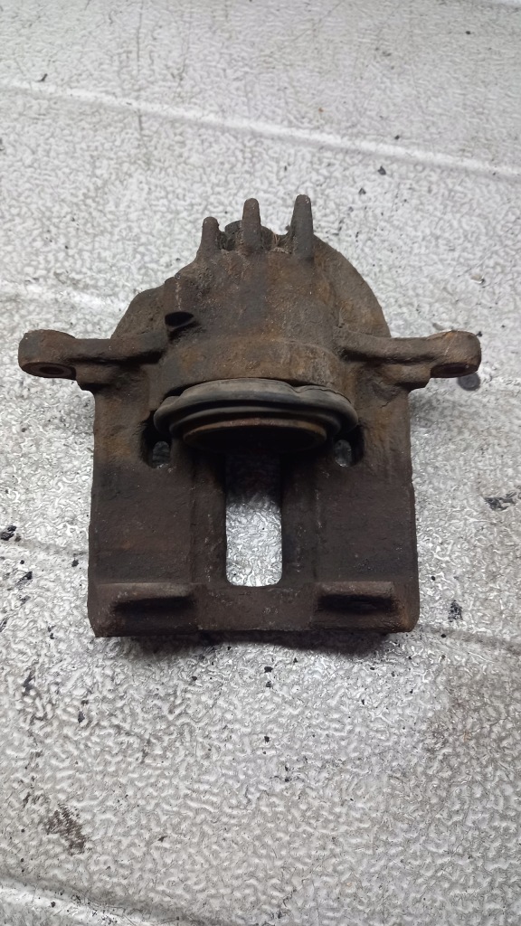 фото №2, Супорт лівий перед mitsubishi space star 1.9did 01r