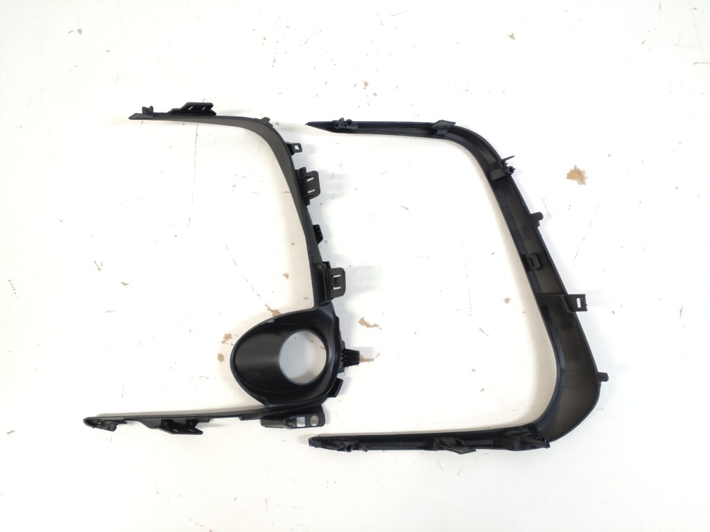 Новая левая решётка бампера противотуманной фары черный toyota corolla e21 2019- седан Недорого