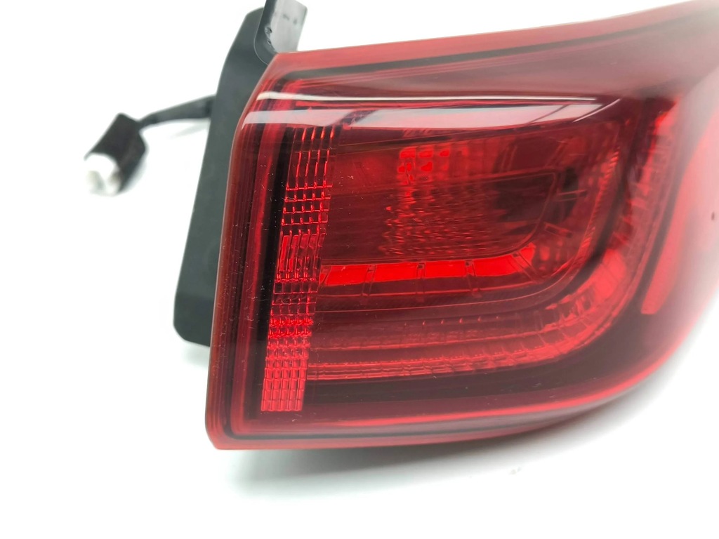 фото №11, Hyundai kona i 2019 правая сторона лампы задние