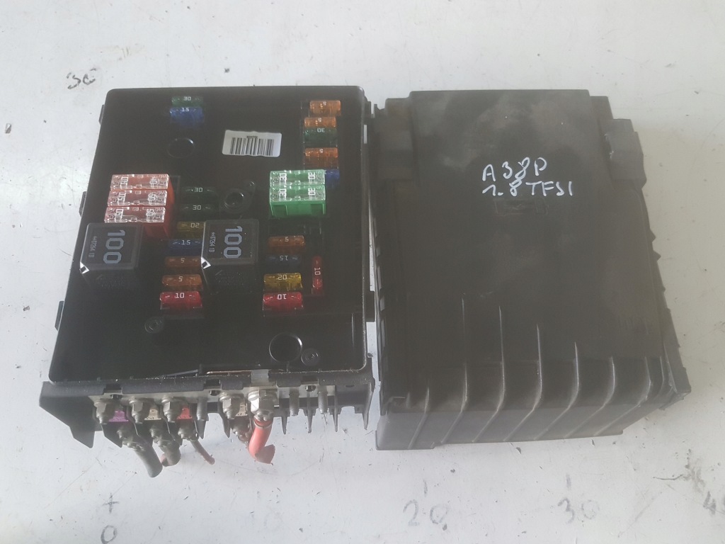 фото №1, Audi a3 8p 03-07r 1.8 tfsi коробка запобіжників