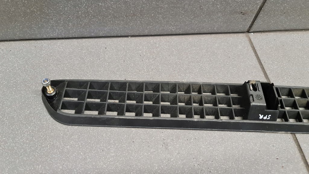 фото №5, Решётка обдув стекло audi a8 d2 4d0819681c