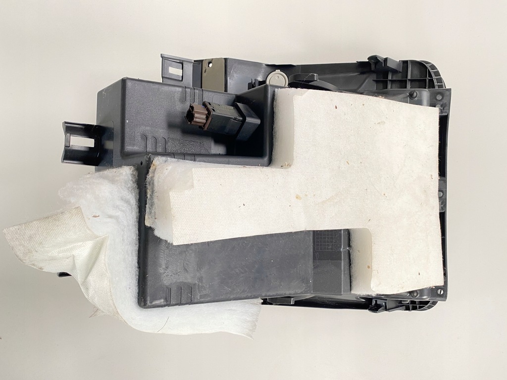 фото №4, Бардачок пасажира nissan juke