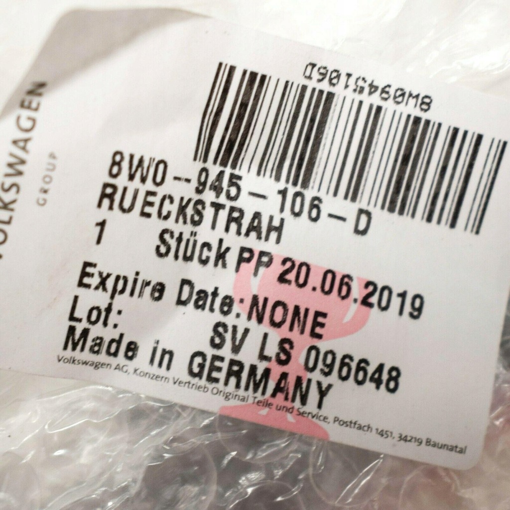 фото №8, Свет отражающий задние audi a4 avant 2016