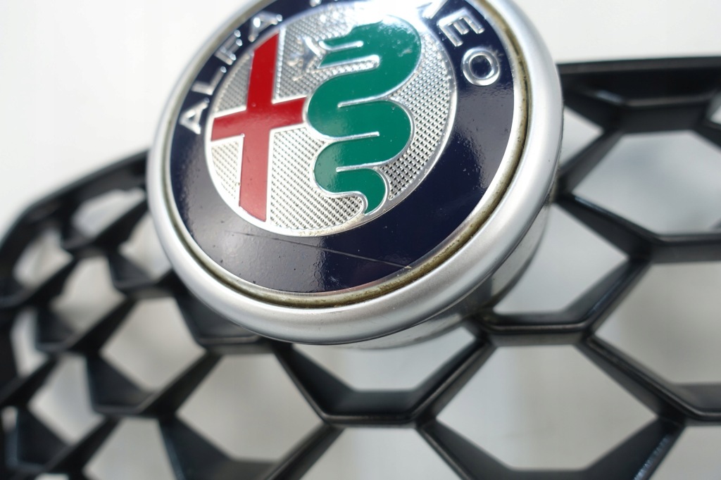 фото №4, Alfa romeo giulia 15- решётка радиатора решётка радиатора бампера перед 156110134