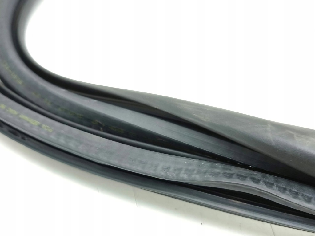 фото №9, Peugeot 308 2017 прокладка дверь передних