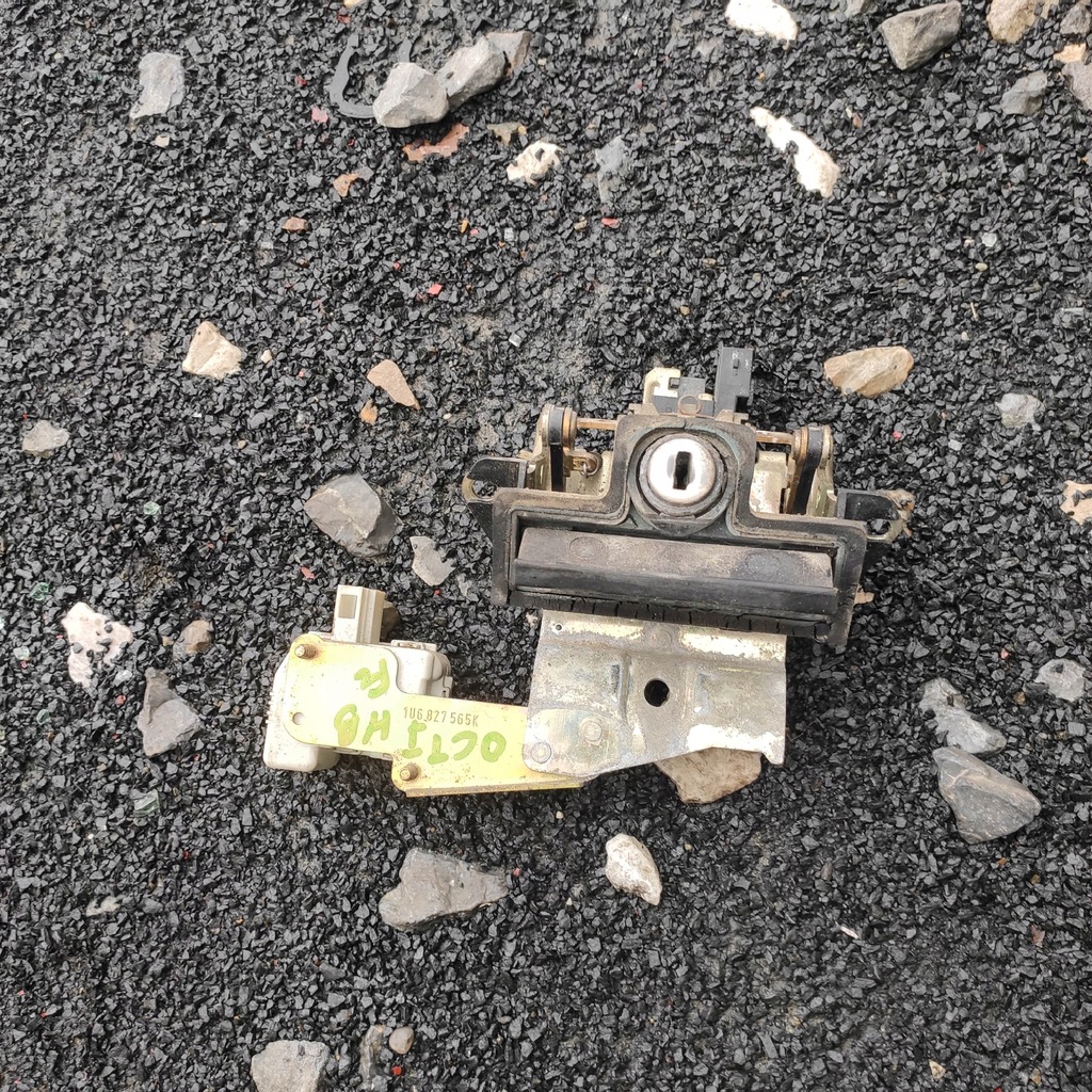 фото №1, Механизм замок крышки задняя octavia 1u6827565j