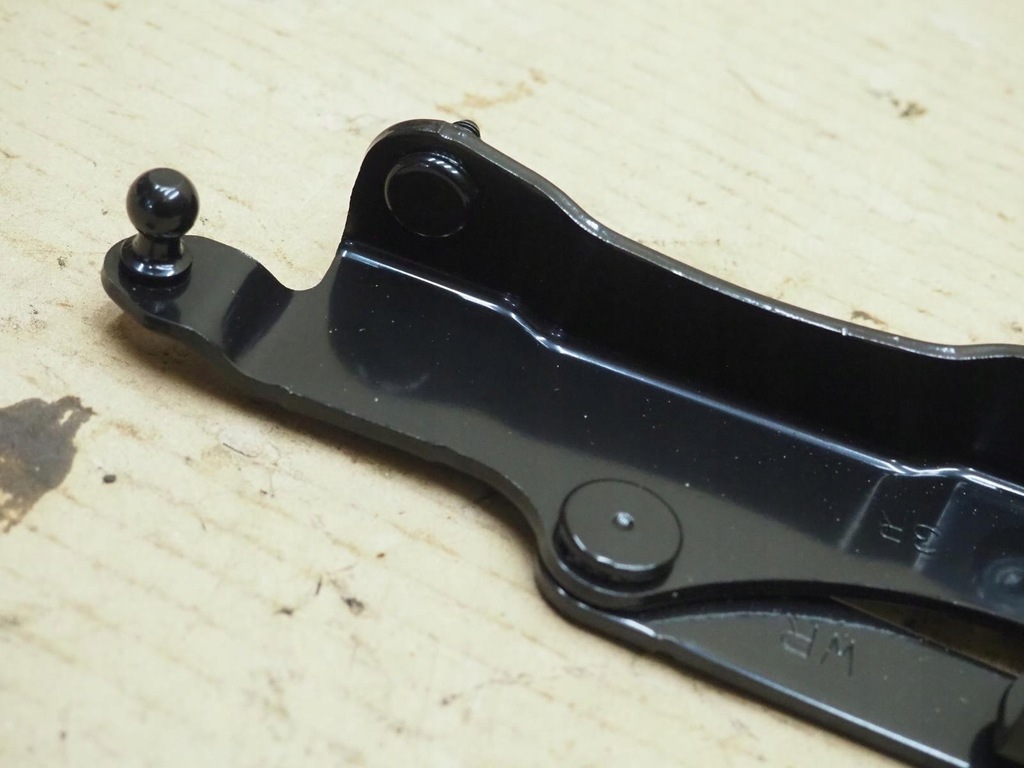 фото №8, Петля кришки mazda mx5 nd правий