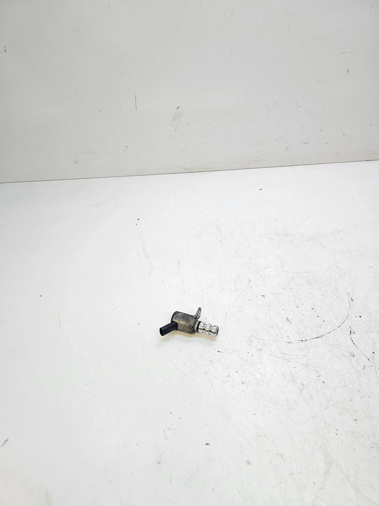 фото №1, Датчик тиску оливи audi a4 a5 a6 vw 059115243a