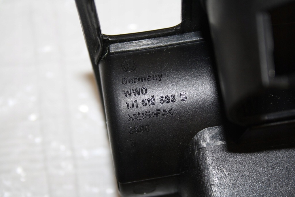 фото №9, Golf iv решётка обдув левая 1j1819983b