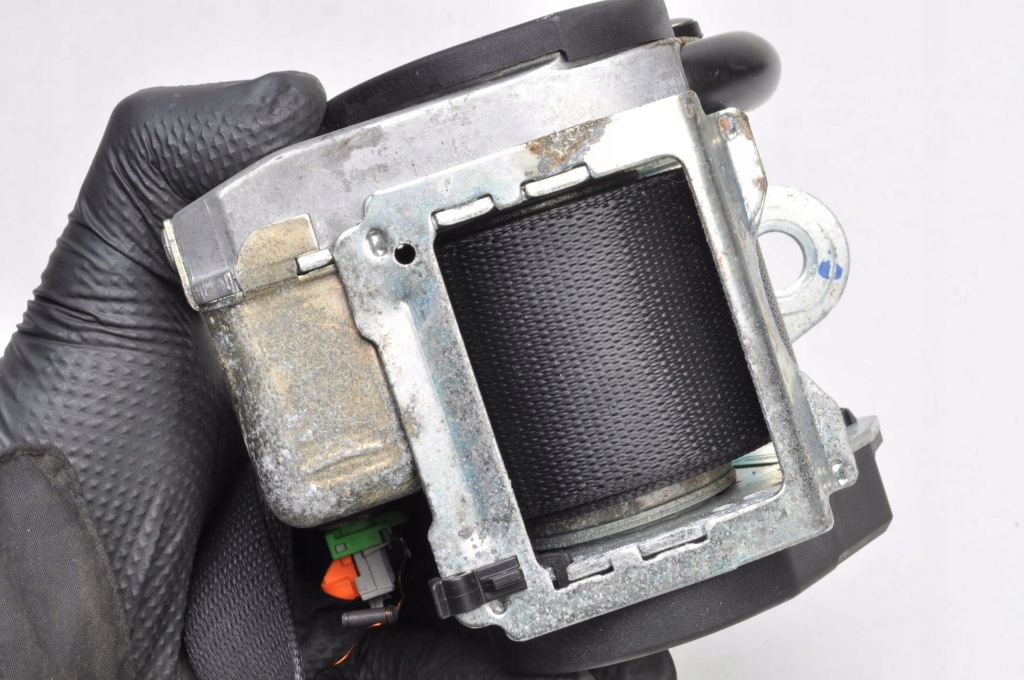 Купить Porsche boxster 986 ремень безопасности левое  перед передний 98680303303