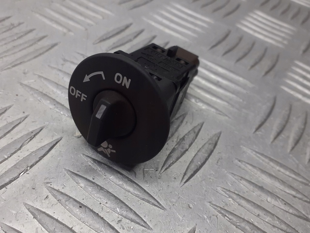 фото №1, Переключатель подушка безопасности renault twingo ii 1.2 8200169589