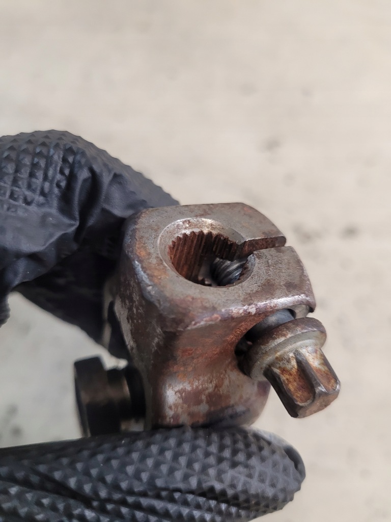 фото №9, Крестовина колонки рулевого оригинальный номер 50410257 fiat stilo