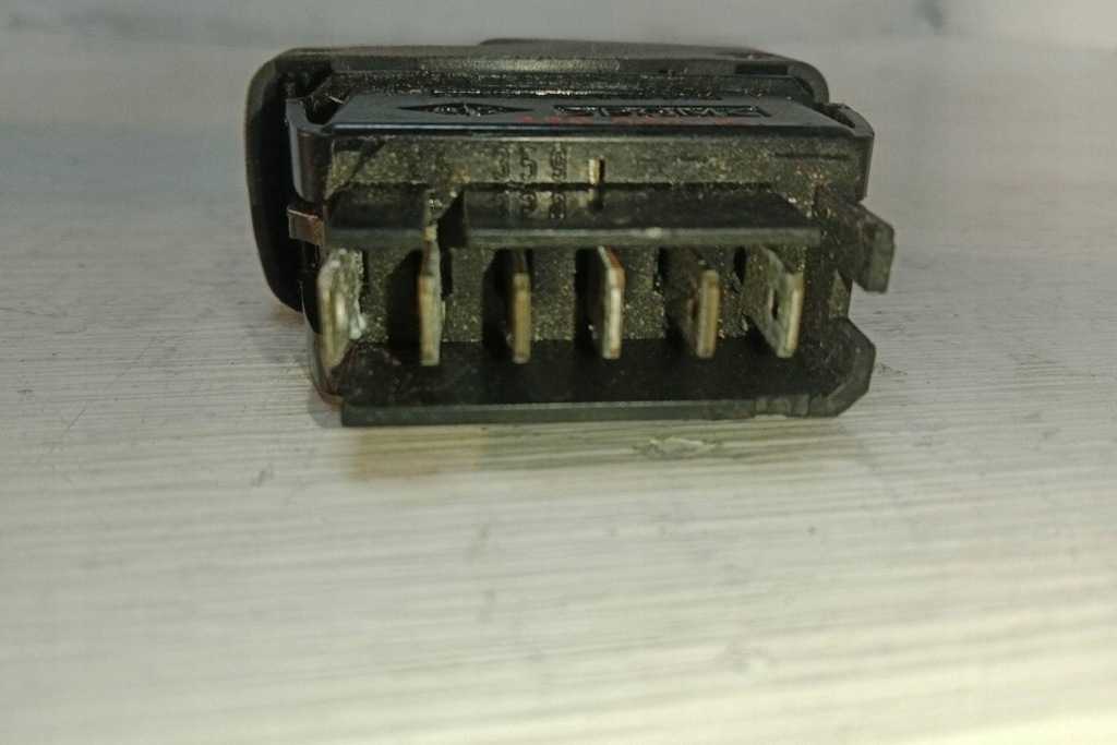 фото №1, Кнопка керування вікон правих передніх двері renault