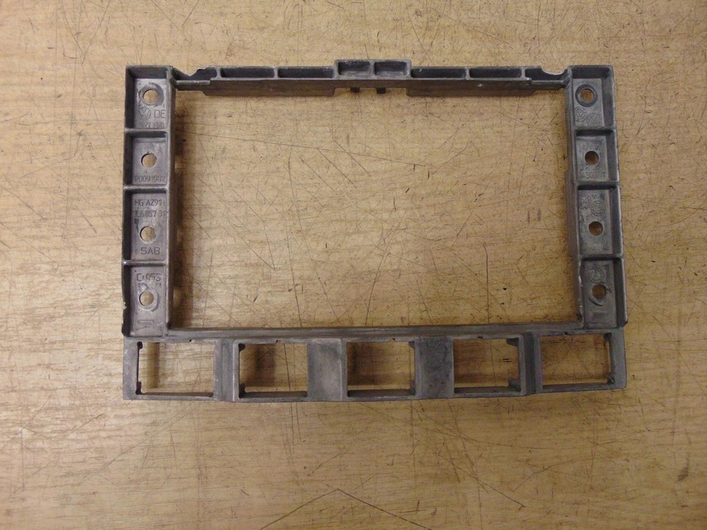 фото №4, Рамка каркас консолі радіо vw touareg 7l6857318