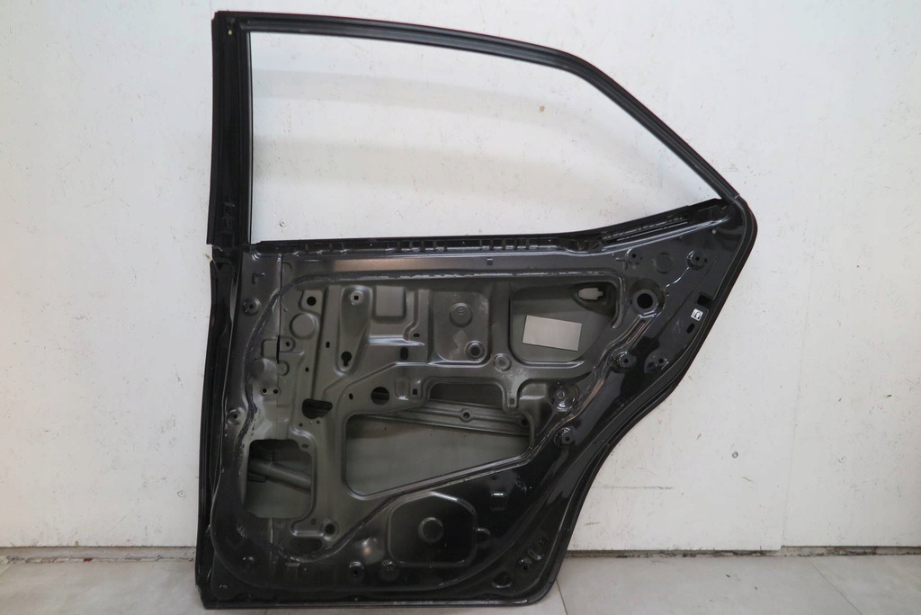 фото №6, Дверь правое задние задняя toyota corolla e16 e18 sedan