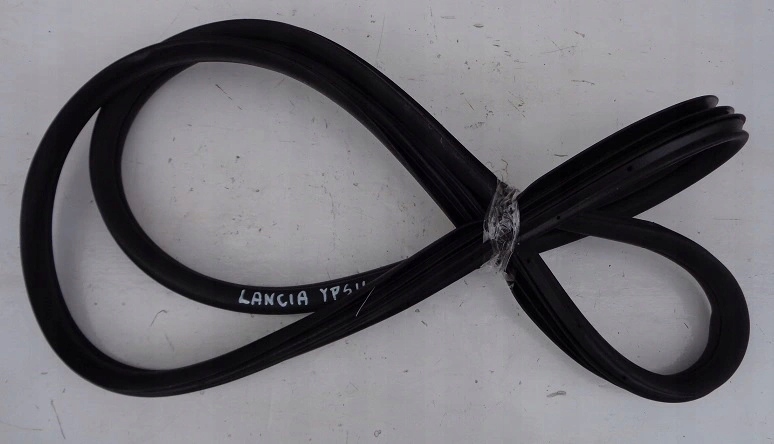 фото №1, Lancia ypsilon iii 12 прокладка дверь левая задняя