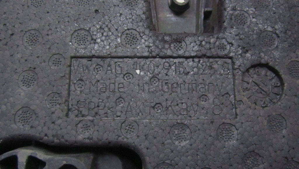 фото №5, Audi q3 8u 2.0 основание аккумулятор 3c0915335 14-