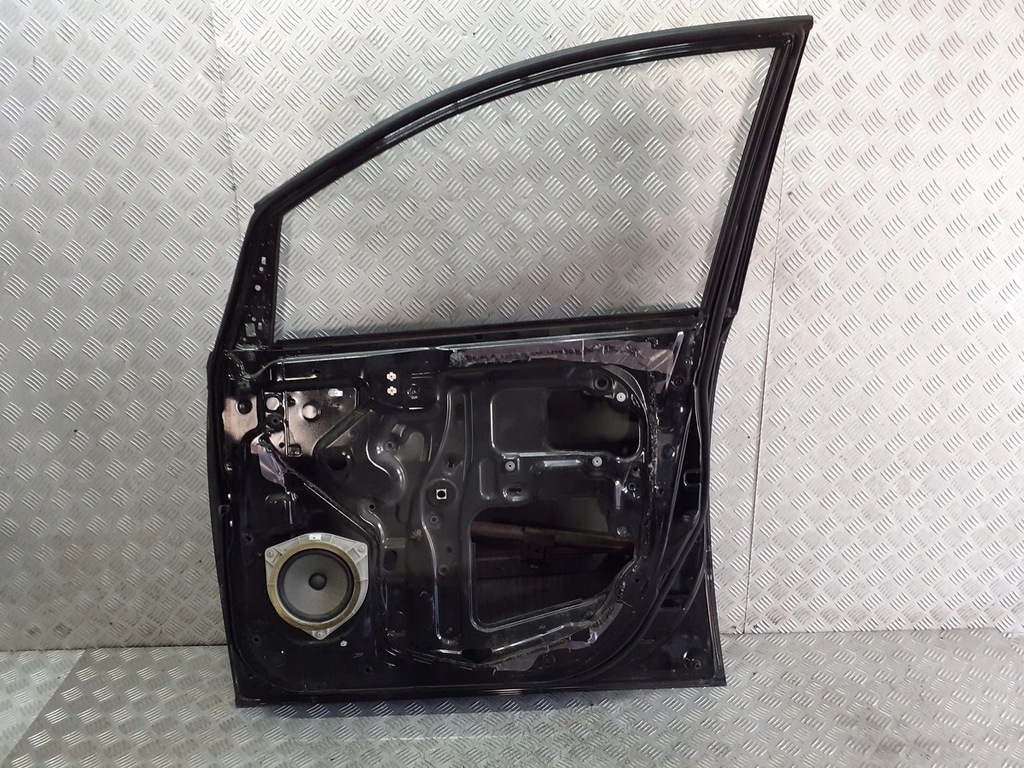 фото №2, Дверь правый перед toyota avensis verso