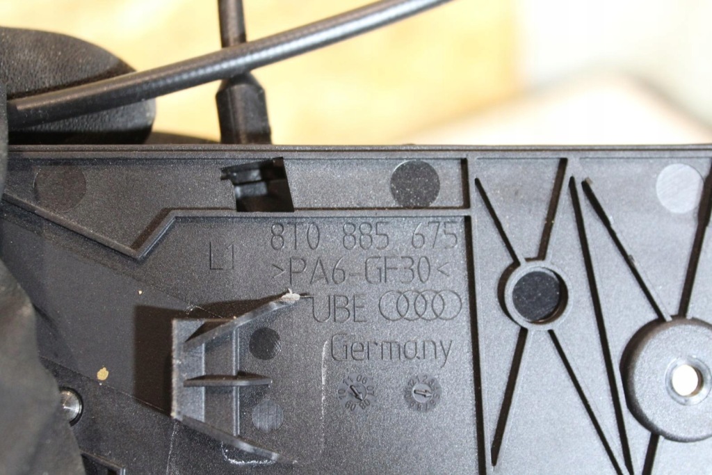 Тягa трос ручка сидіння сидіння ліва audi a5 8t 8t0885675 Зі Шроту