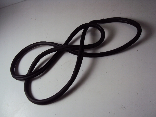 фото №1, Прокладка дверь левый перед peugeot 3008 ii 2016-