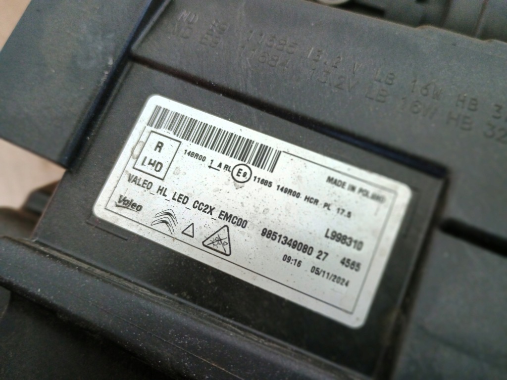 Фара перед передняя левая правый  citroen c3 e-c3 iv 24- full led Киев